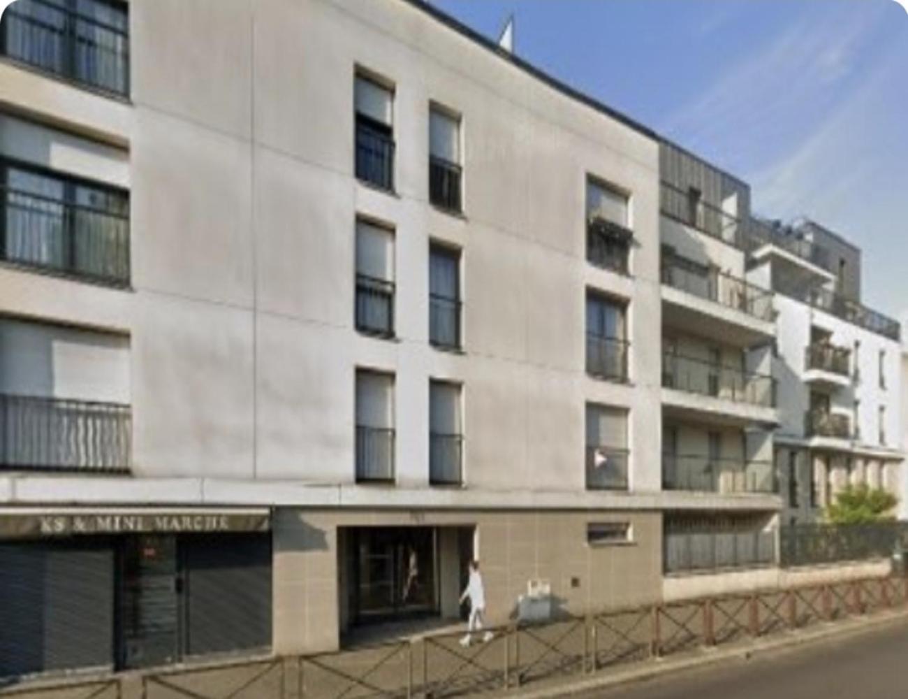 Apartment Balcon Prive, Parking Gratuit, Orly 5 Kms *