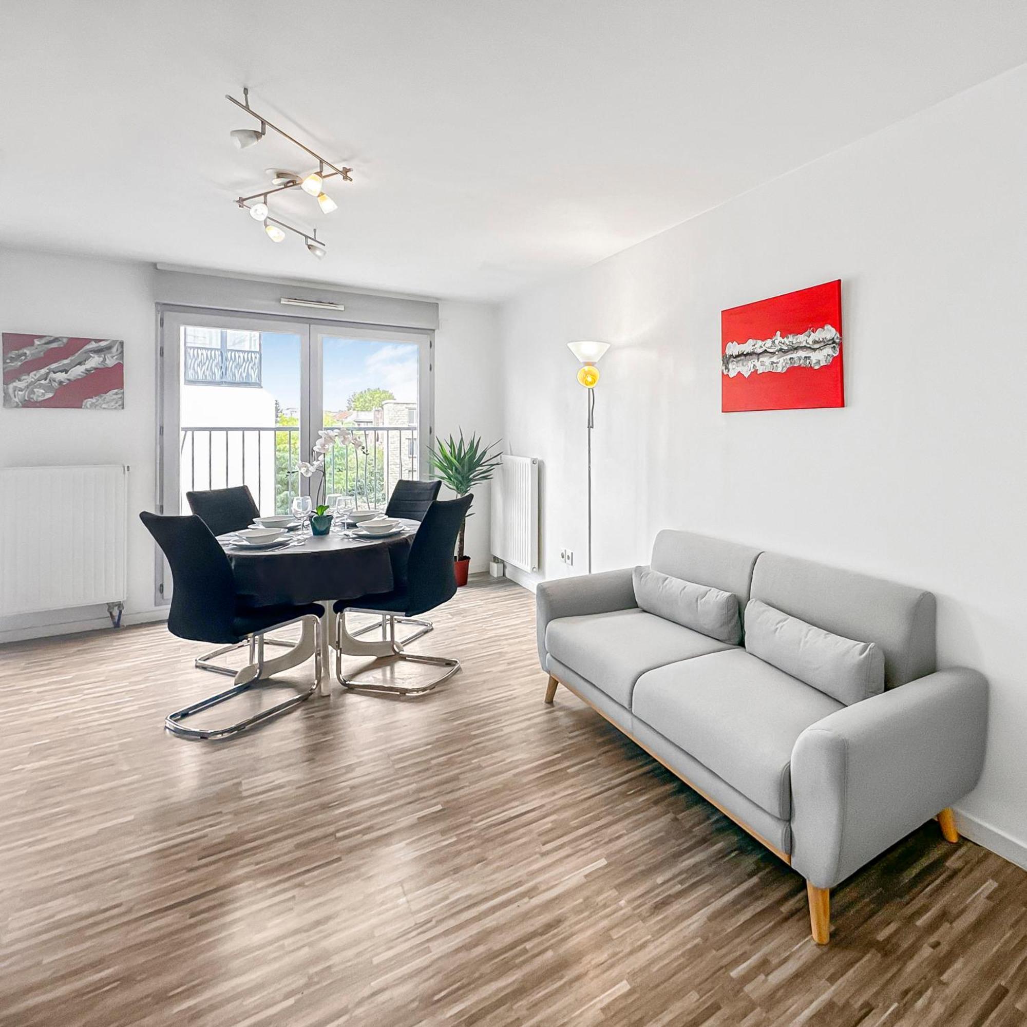 Balcon Prive, Parking Gratuit, Orly 5 Kms