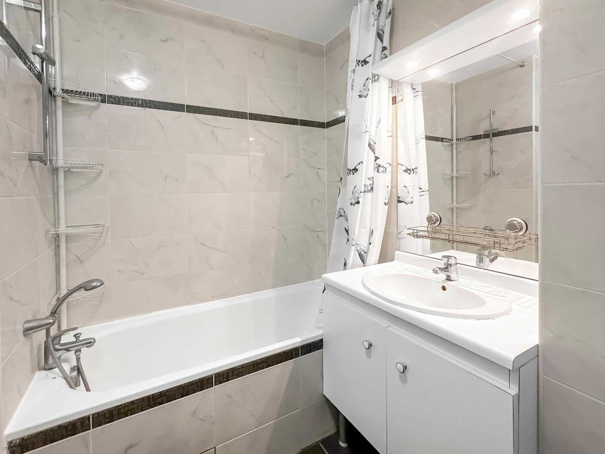 Balcon Prive, Parking Gratuit, Orly 5 Kms Apartment